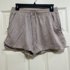 Revamped Beige Summer Shorts L